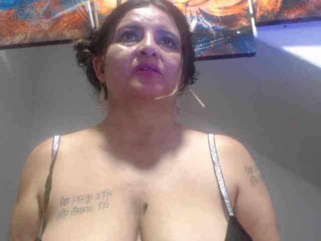 DeboraCienfuegos25 webcam