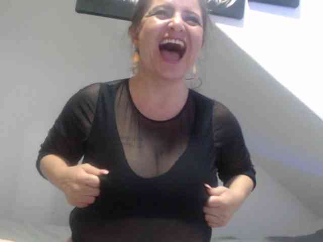 DeboraCienfuegos25 webcam