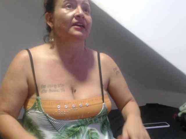 DeboraCienfuegos25 webcam