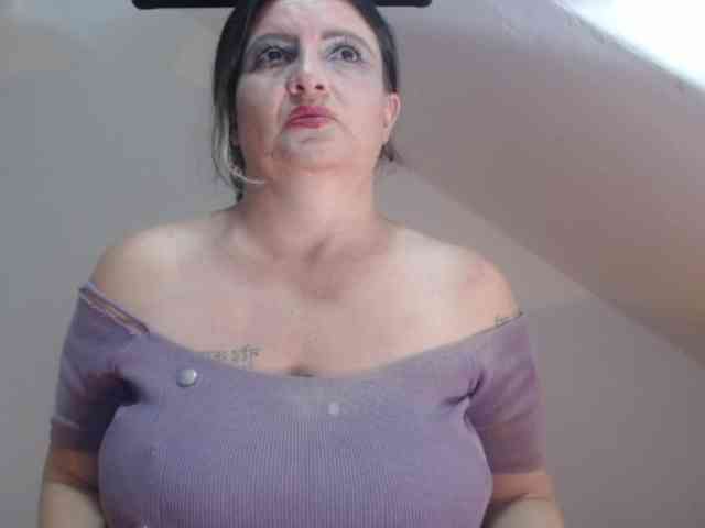 DeboraCienfuegos25 webcam