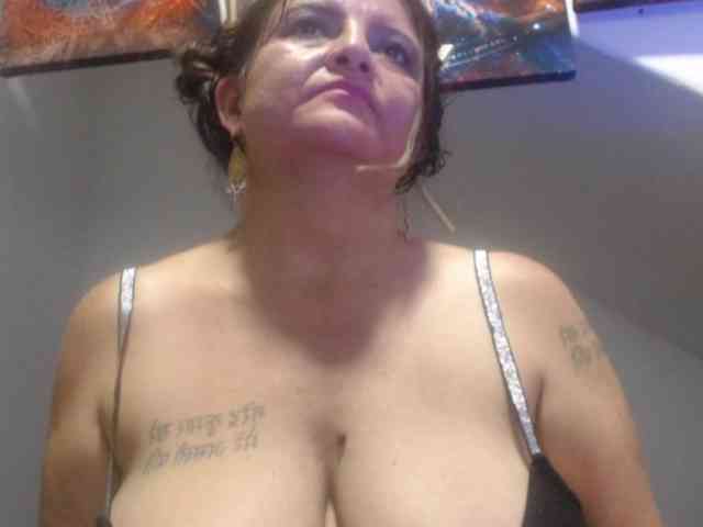 DeboraCienfuegos25 webcam