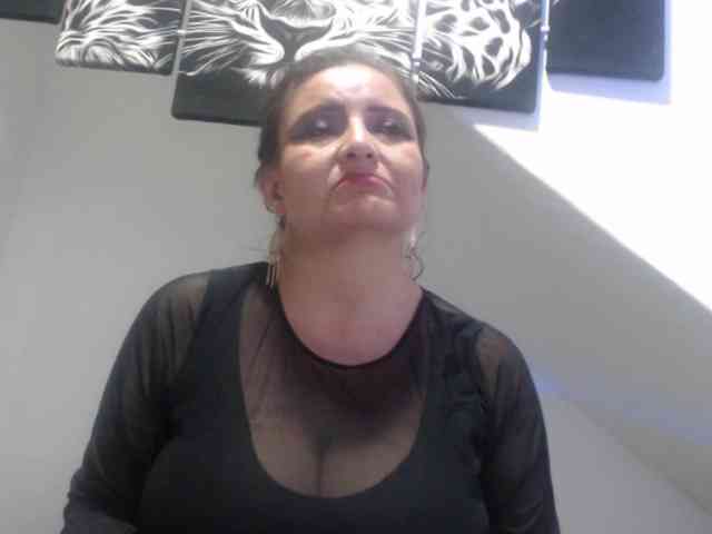 DeboraCienfuegos25 webcam