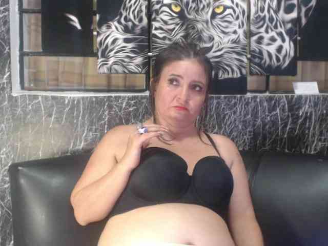 DeboraCienfuegos25 DeboraCienfuegos25