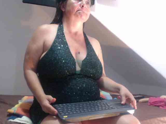 DeboraCienfuegos25 webcam