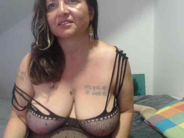 DeboraCienfuegos25 DeboraCienfuegos25