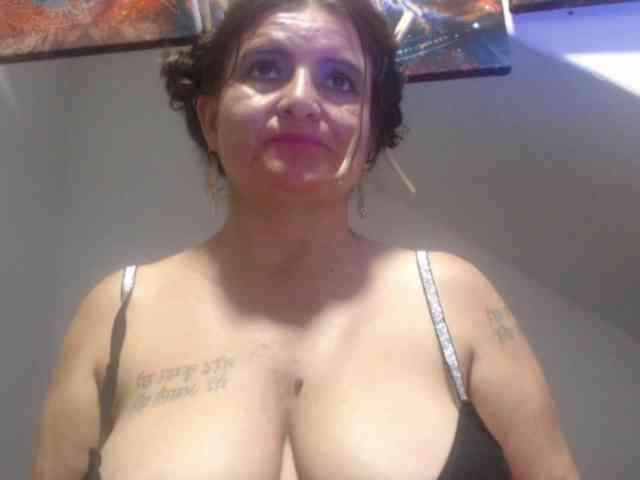 DeboraCienfuegos25 webcam