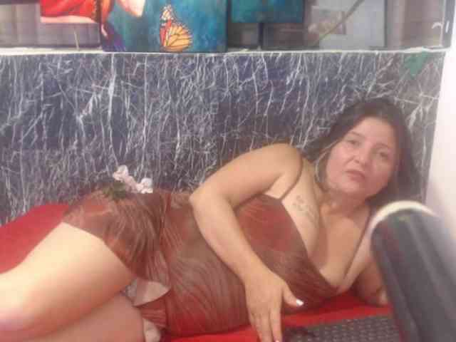 DeboraCienfuegos25 webcam