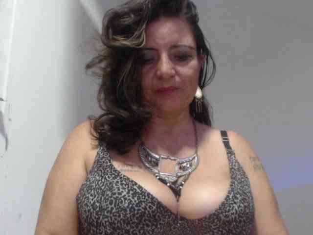 DeboraCienfuegos25 webcam