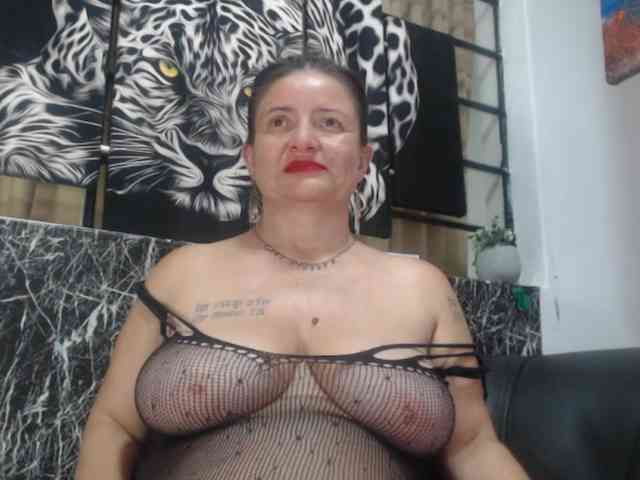 DeboraCienfuegos25 webcam