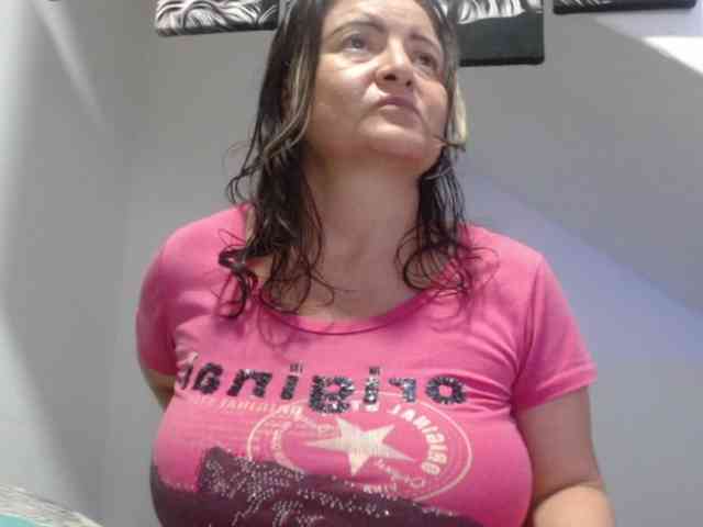 DeboraCienfuegos25 webcam