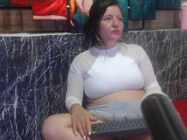 DeboraCienfuegos25 webcam