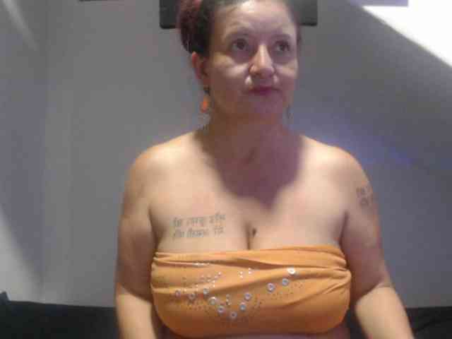 DeboraCienfuegos25 webcam