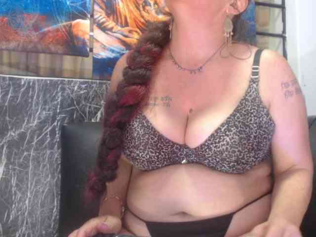 DeboraCienfuegos25 DeboraCienfuegos25