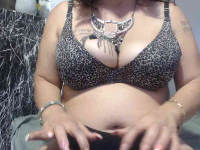 DeboraCienfuegos25 DeboraCienfuegos25