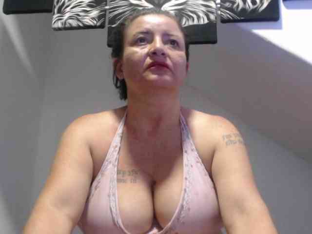 DeboraCienfuegos25 webcam