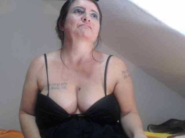 DeboraCienfuegos25 webcam