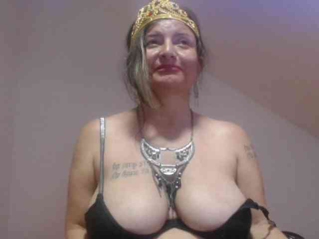 DeboraCienfuegos25 webcam