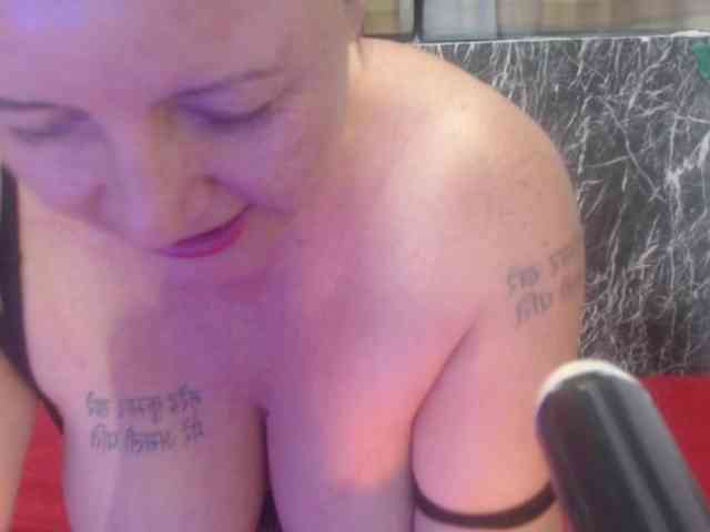 DeboraCienfuegos25 webcam