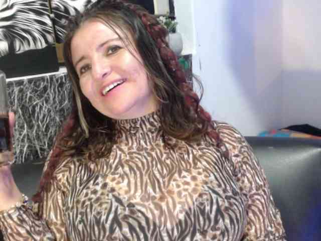 DeboraCienfuegos25 DeboraCienfuegos25