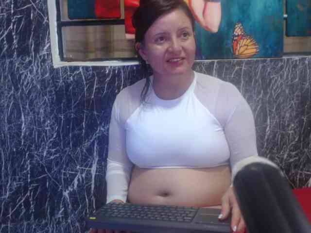 DeboraCienfuegos25 webcam