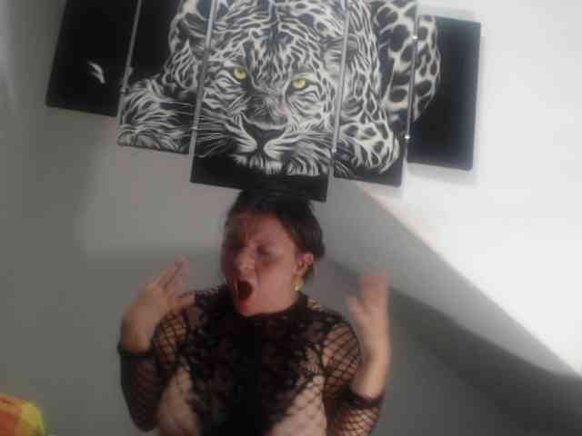 DeboraCienfuegos25 webcam