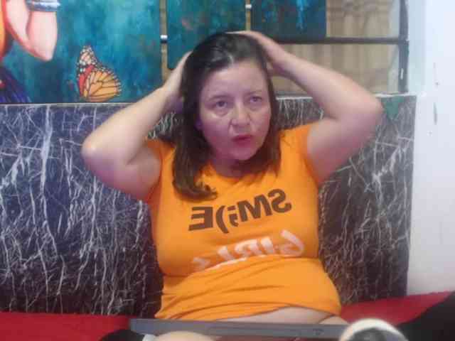 DeboraCienfuegos25 webcam