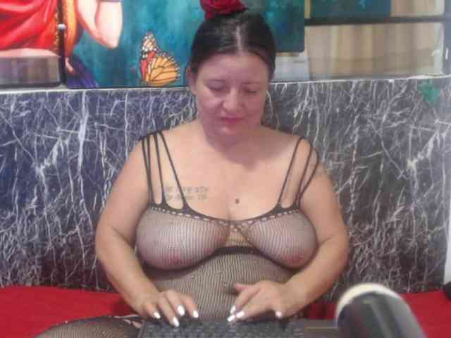 DeboraCienfuegos25 webcam