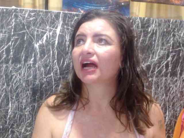 DeboraCienfuegos25 webcam