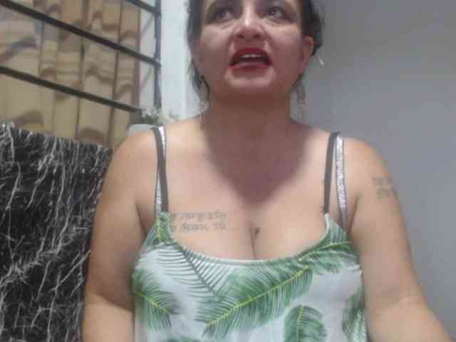 DeboraCienfuegos25 webcam