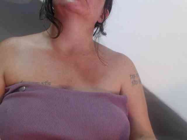 DeboraCienfuegos25 webcam