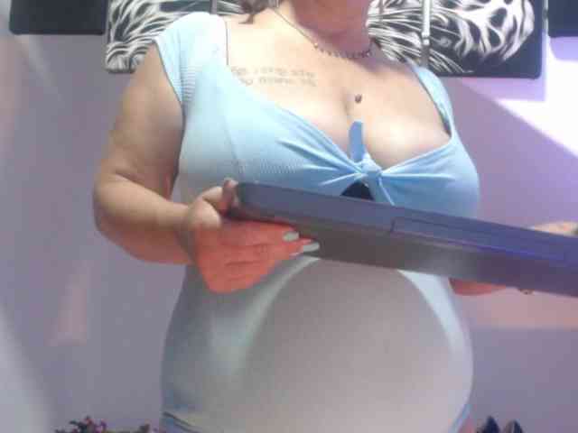 DeboraCienfuegos25 DeboraCienfuegos25