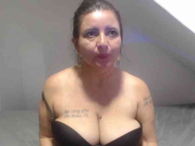 DeboraCienfuegos25 webcam