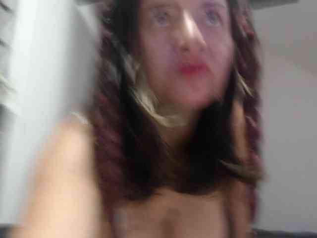 DeboraCienfuegos25 webcam