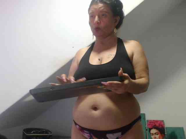 DeboraCienfuegos25 webcam