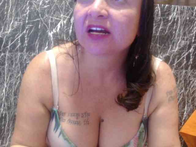 DeboraCienfuegos25 webcam