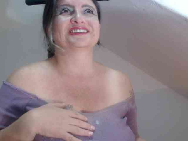 DeboraCienfuegos25 webcam