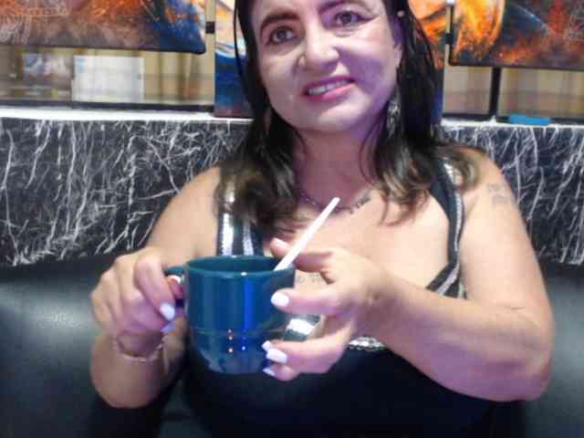 DeboraCienfuegos25 DeboraCienfuegos25