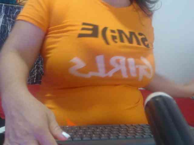 DeboraCienfuegos25 webcam