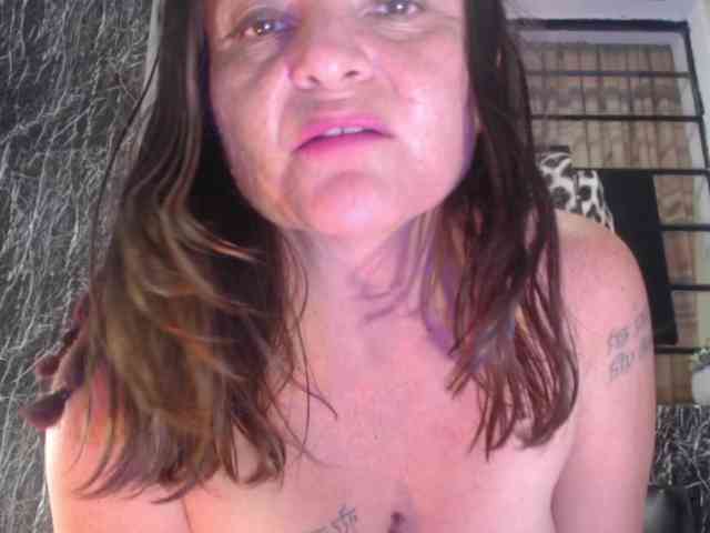 DeboraCienfuegos25 webcam