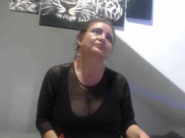 DeboraCienfuegos25 webcam