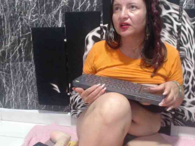 DeboraCienfuegos25 webcam