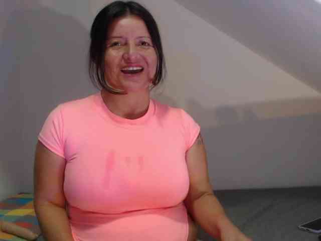 DeboraCienfuegos25 webcam