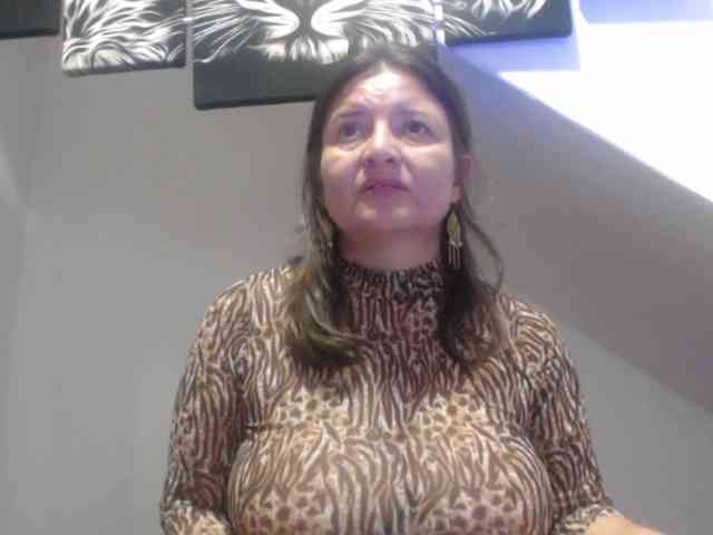 DeboraCienfuegos25 DeboraCienfuegos25