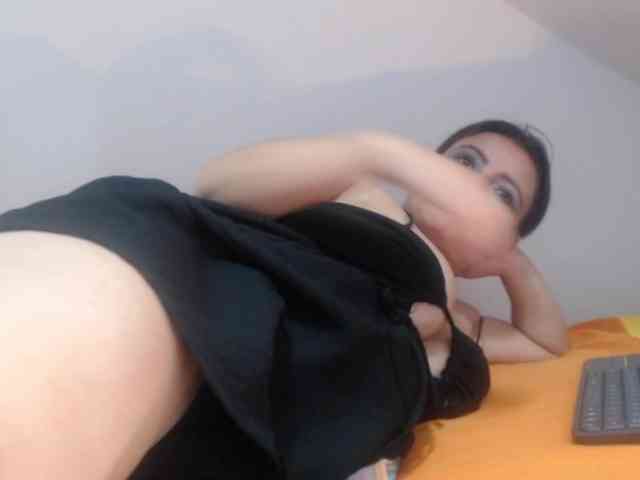 DeboraCienfuegos25 webcam