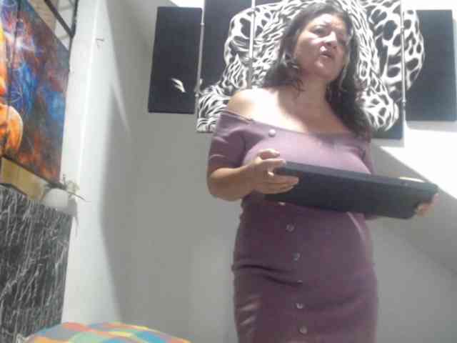 DeboraCienfuegos25 webcam