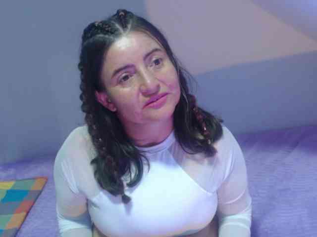 DeboraCienfuegos25 webcam