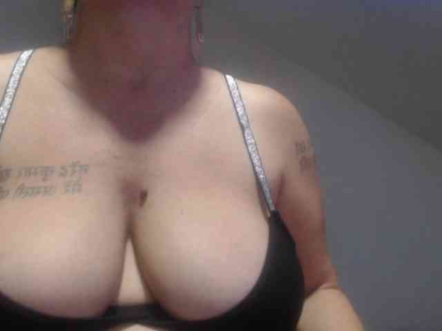 DeboraCienfuegos25 webcam