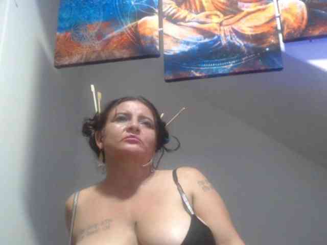 DeboraCienfuegos25 webcam