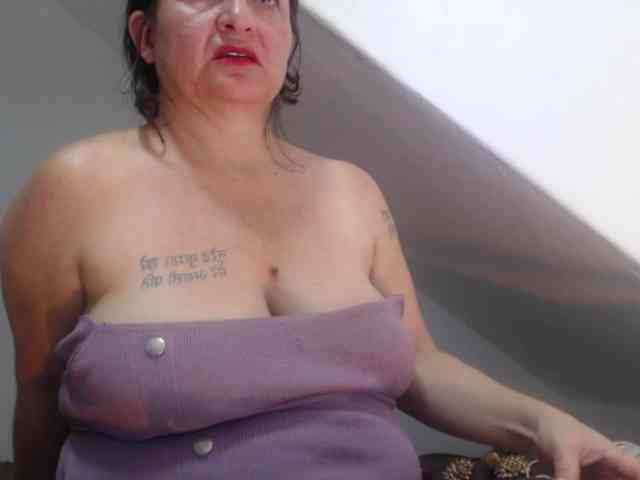 DeboraCienfuegos25 DeboraCienfuegos25