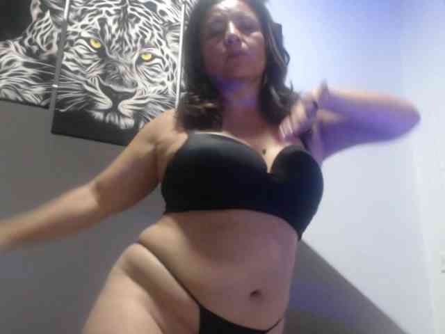 DeboraCienfuegos25 webcam